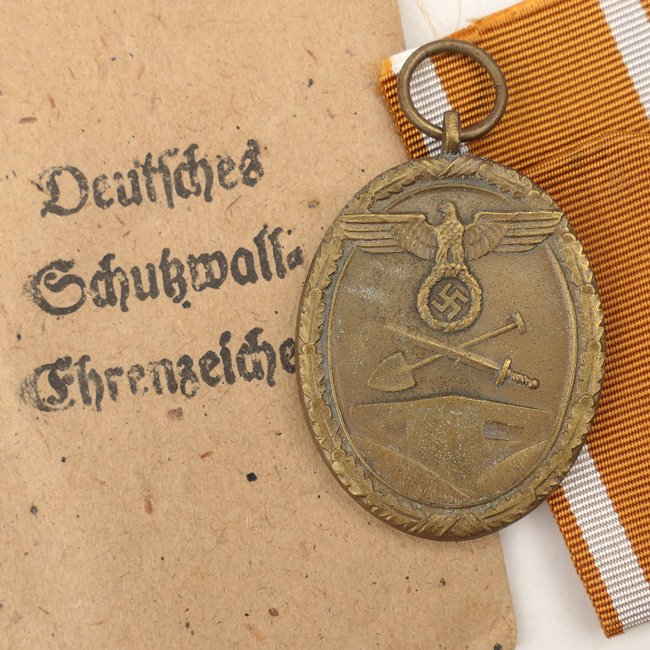 Westwall Medal with Pouch — image 2