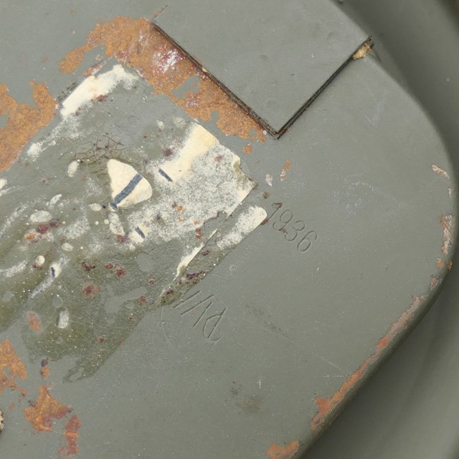 WH (Heer) Gasmask with short type Canister — image 6