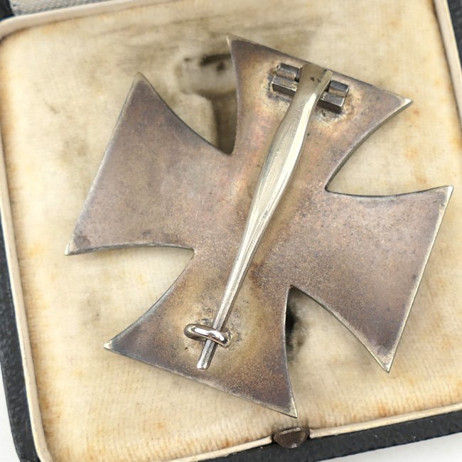 Cased Iron Cross 1st Class 'Meybauer' — image 4