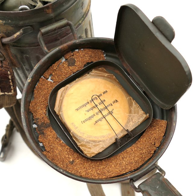 WH (Heer) Gas Mask with Camouflaged Canister — image 11