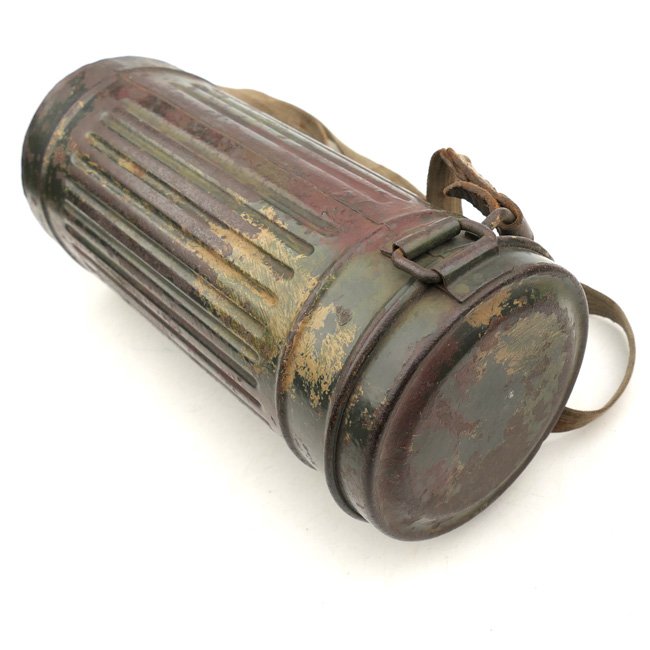 WH (Heer) Gas Mask with Camouflaged Canister — image 4