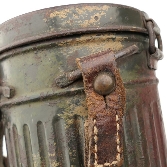 WH (Heer) Gas Mask with Camouflaged Canister — image 9