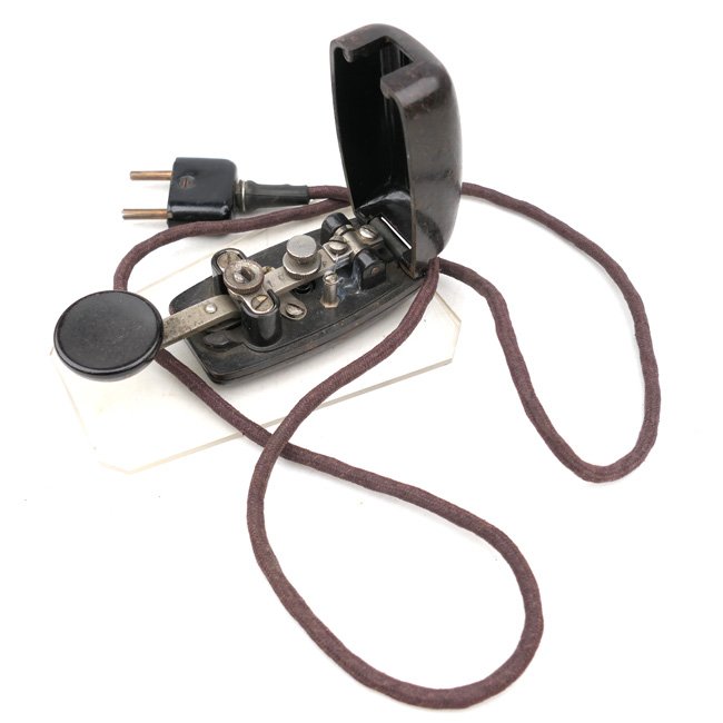 Luftwaffe 'Mouse' Morse Key — image 3