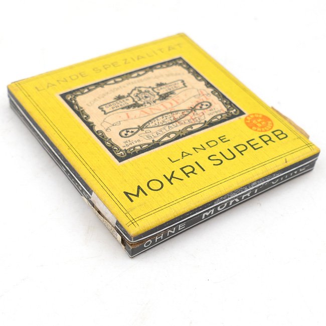 German 'Lande Mokri Superb' Cigarettes Package — image 2