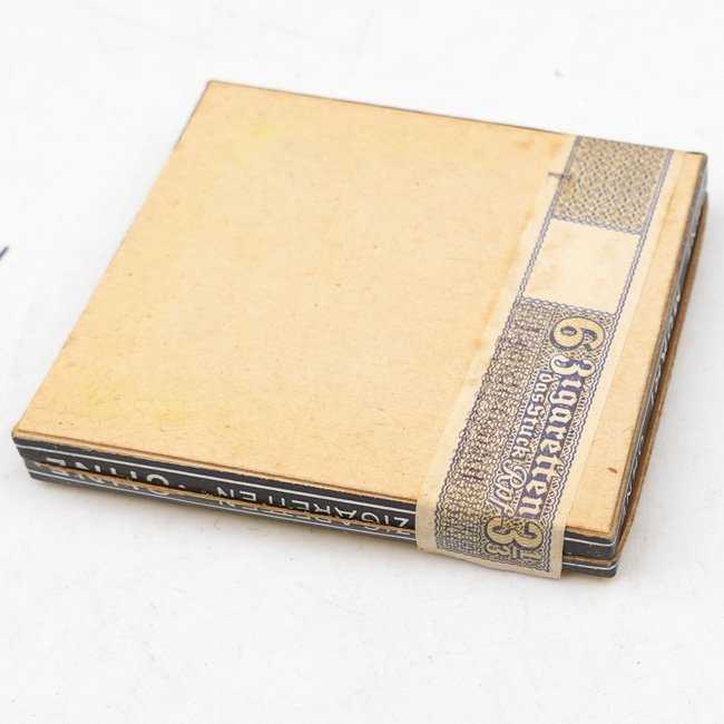 German 'Lande Mokri Superb' Cigarettes Package — image 3