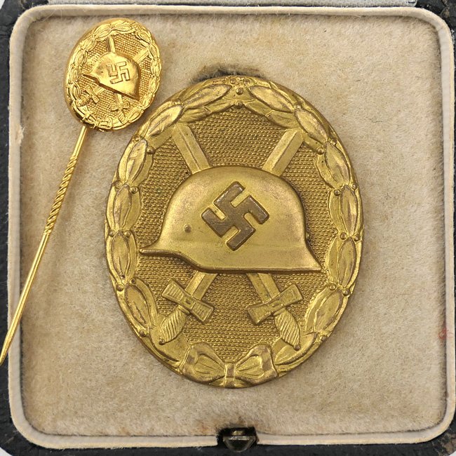Cased Wound Badge in Gold & Miniature — image 2