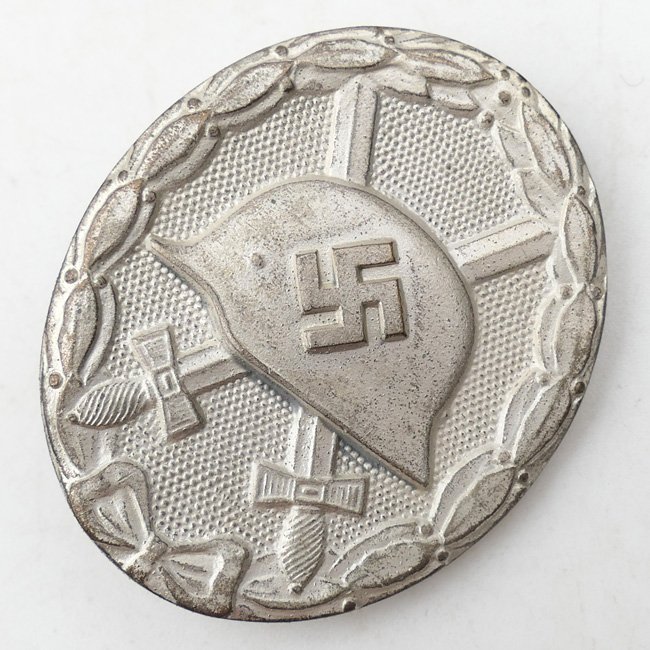 Wound Badge in Silver '100' — image 2