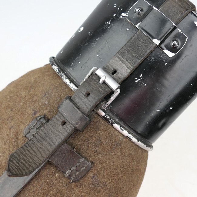 Wehrmacht M31 Canteen and Cup — image 2