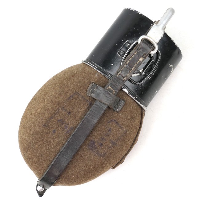 Wehrmacht M31 Canteen and Cup — image 7