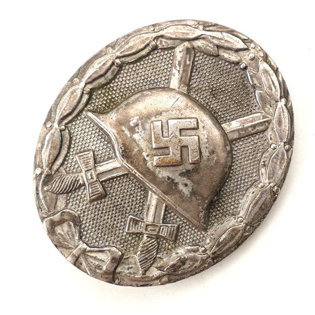 Wound Badge in Silver — image 2
