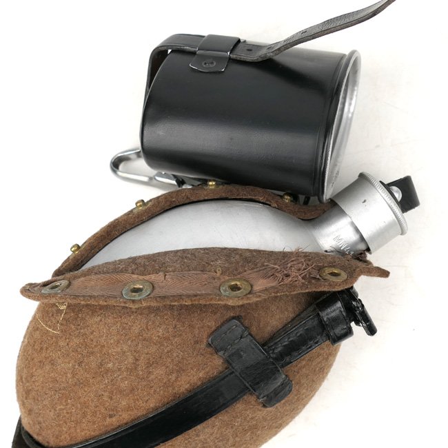 Wehrmacht M31 Canteen and Cup — image 3