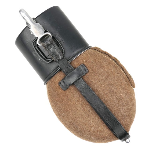 Wehrmacht M31 Canteen and Cup — image 7
