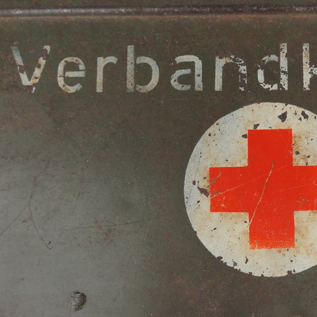 Wehrmacht 'Verbandkasten' — image 2