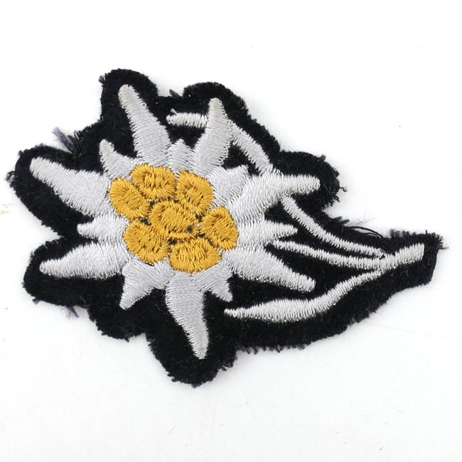 Waffen-SS 'Gebirgsjäger' Cap Insignia — image 2
