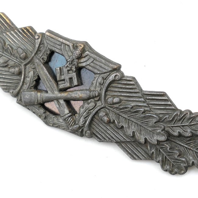 Close Combat Clasp in Gold - 'Deschler' — image 3