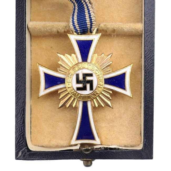 Cased Mother's Cross in Gold — image 2
