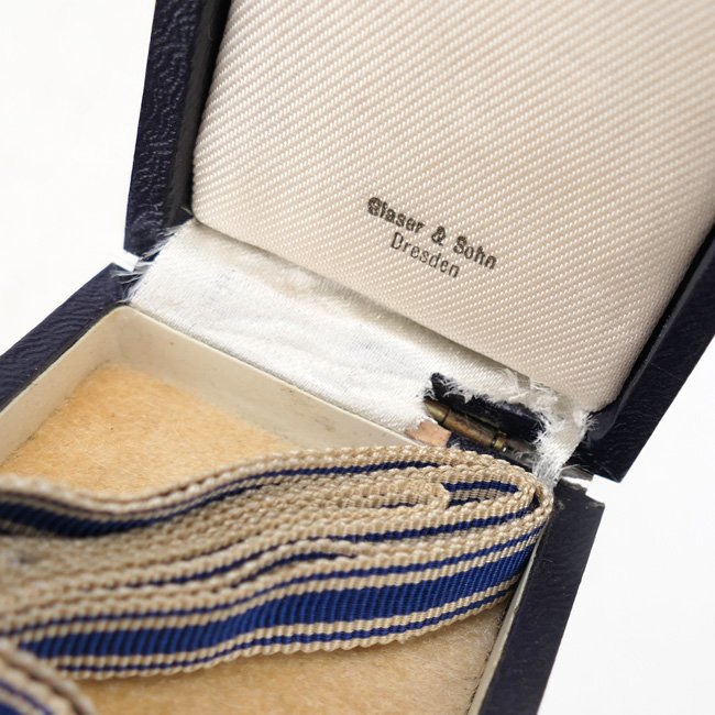 Cased Mother's Cross in Gold — image 3