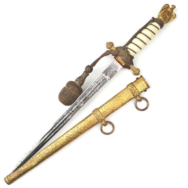 Kriegsmarine Officer's Dagger with hammered scabberd