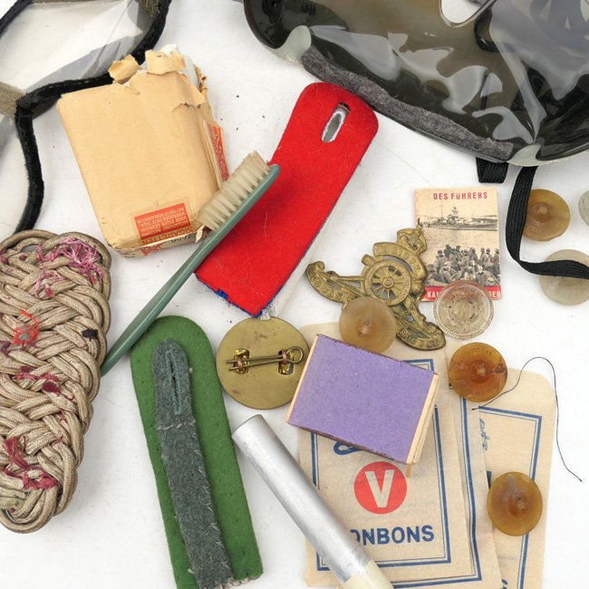 Small lot of various (personal kit) items — image 4