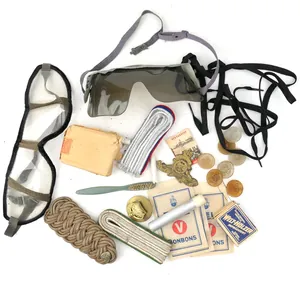 Small lot of various (personal kit) items