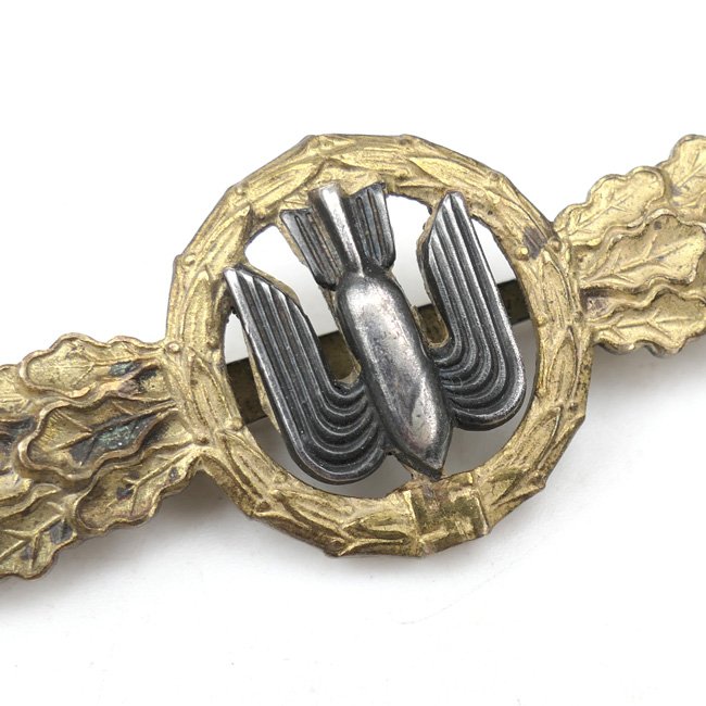 Luftwaffe Bomber Clasp in Gold 'FLL' — image 2