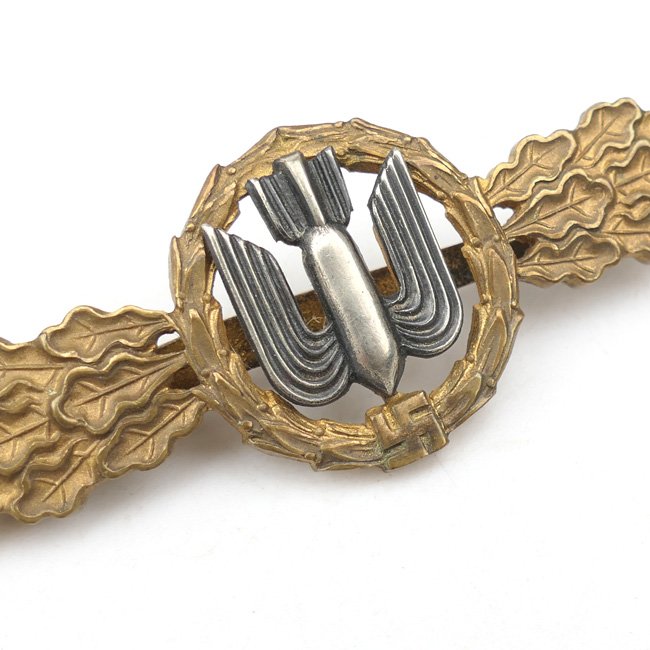 Luftwaffe Bomber Clasp in Gold 'Meybauer' — image 2