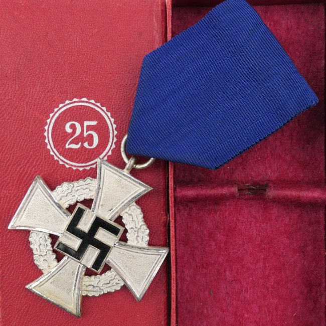 Cased Twenty-five Years Faithful Service Medal — image 2