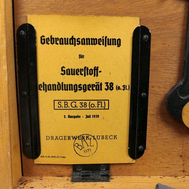 Luftwaffe Oxygen Treatment Device 38 in Box — image 10