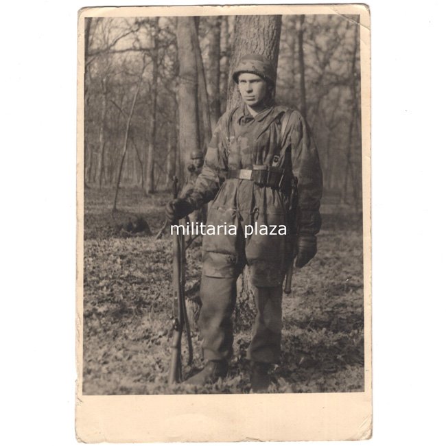 Luftwaffe 'Fallschirmjäger' Photograph