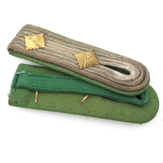 'Hauptmann der Schutzpolizei' Shoulder Boards — image 2