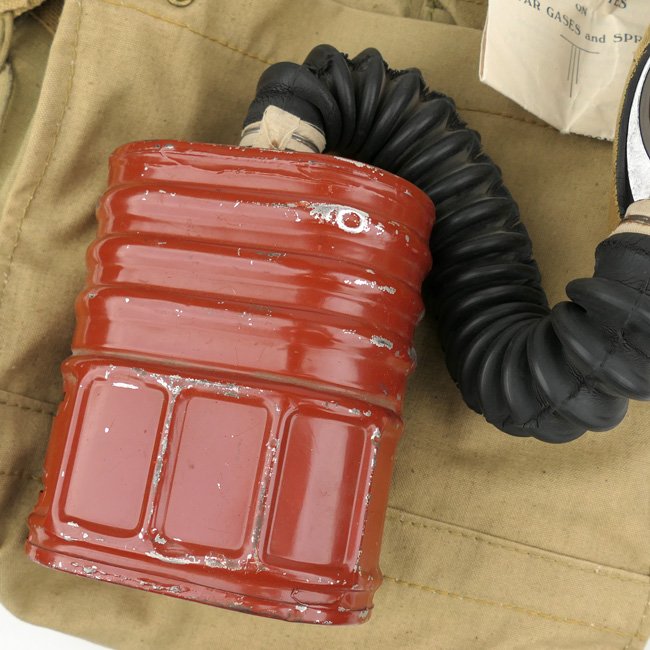 Canadian Gas Mask with Carrying Bag 1942 — image 2