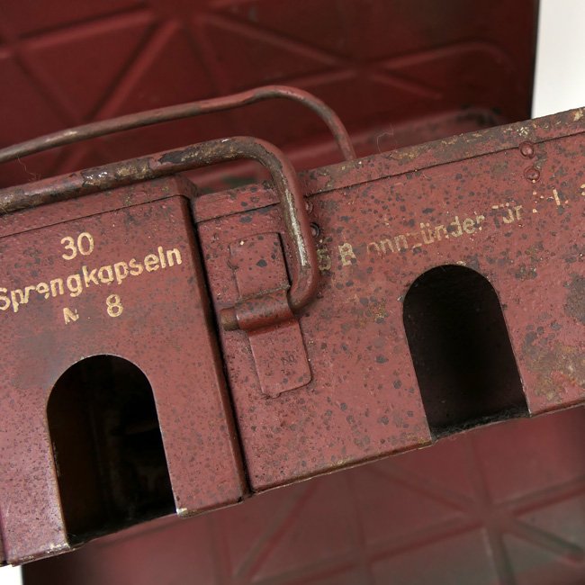 Wehrmacht Egg Grenade Transport Box with Interior Rack — image 5