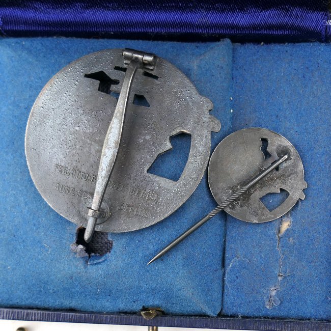 Cased Kriegsmarine Blockade Runner Badge Set — image 4