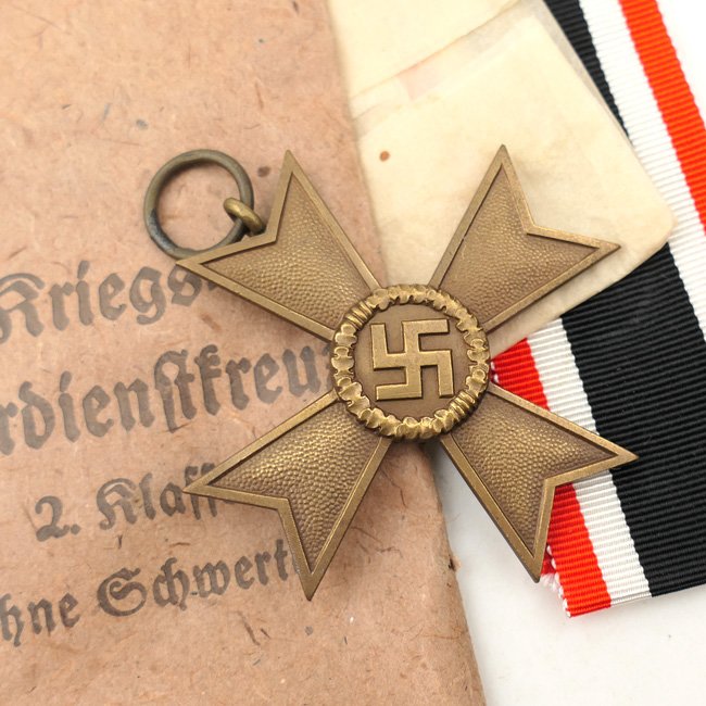 KVK 2nd Class without Swords in Pouch — image 2