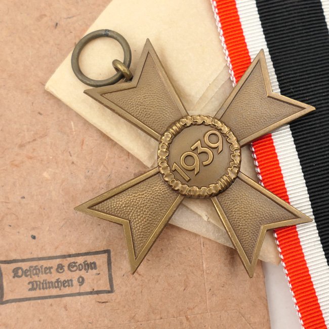 KVK 2nd Class without Swords in Pouch — image 4