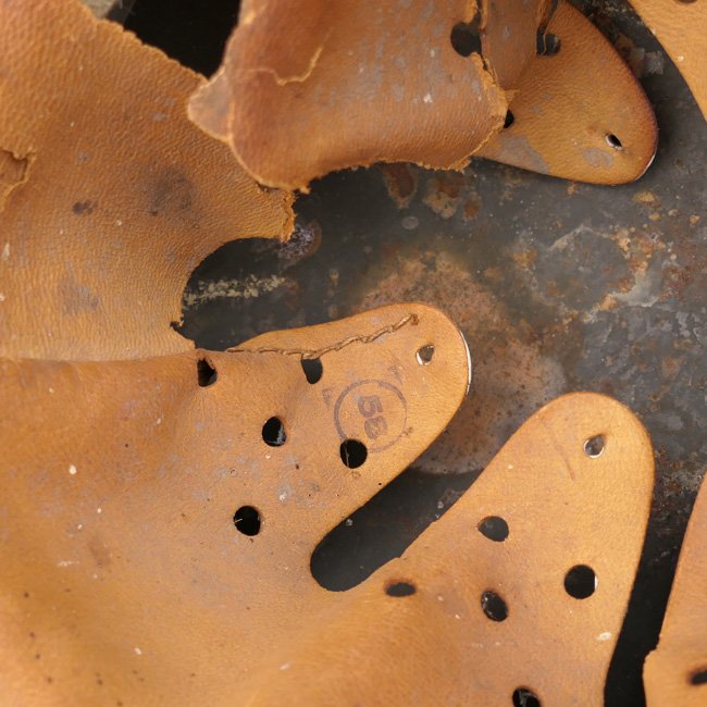 Late war WH (Heer) M40 Combat Helmet — image 11
