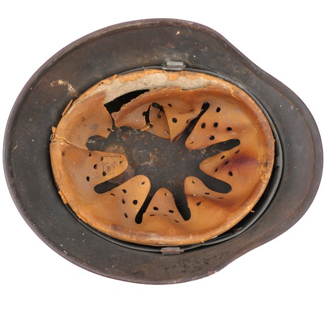 Late war WH (Heer) M40 Combat Helmet — image 9