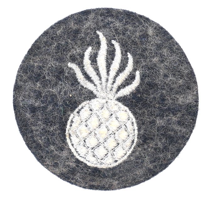 Luftwaffe Light Aerial Bomb Armourer Trade Badge — image 2