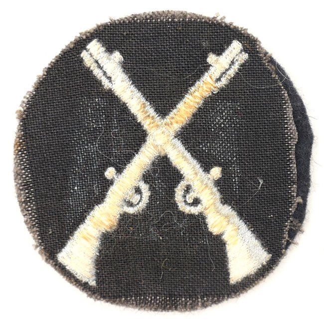 Luftwaffe 'Waffenpersonal' Trade Badge — image 2