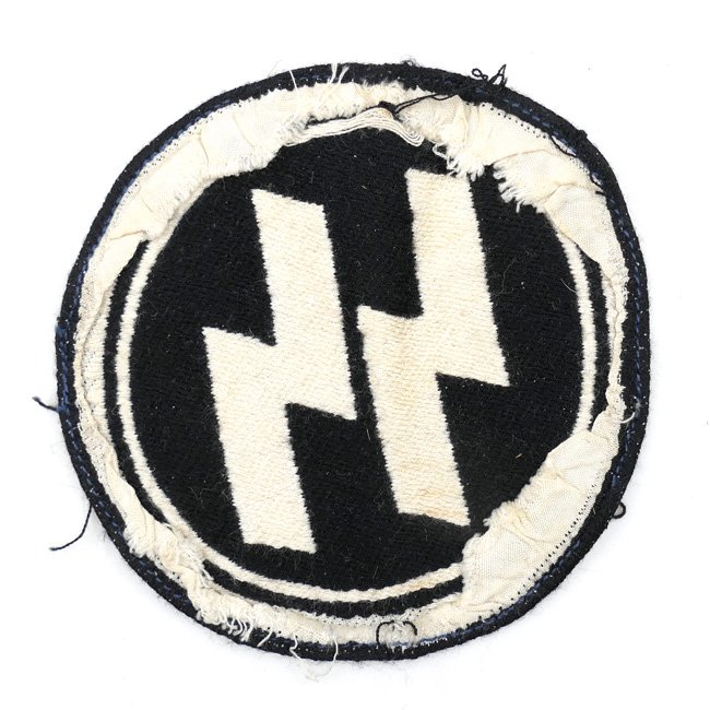 Waffen-SS Sport Shirt Insignia — image 3