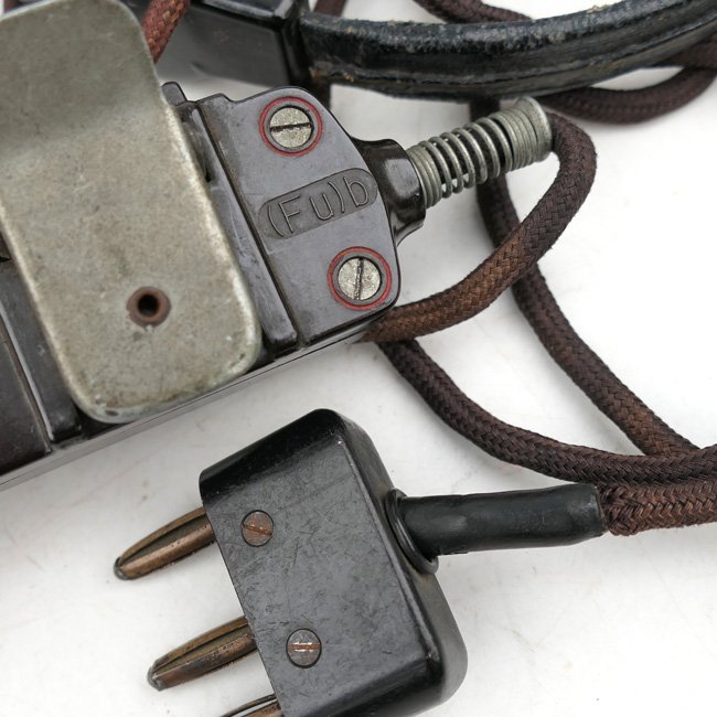 Wehrmacht Panzer Model 'B' Throat Microphone — image 2