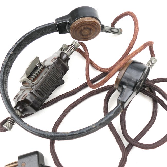 Wehrmacht Panzer Model 'B' Throat Microphone — image 4