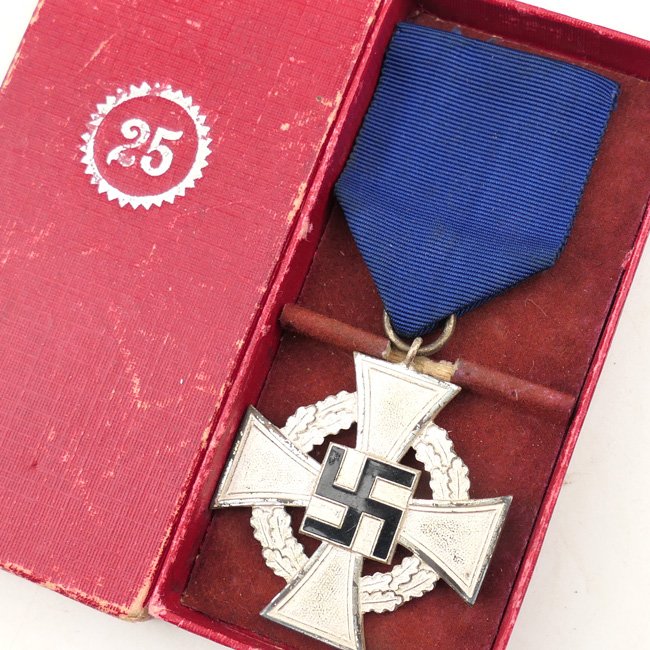 Cased Twenty-five Years Faithful Service Medal — image 2