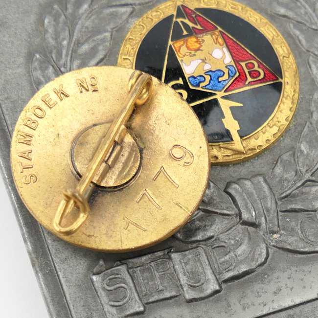 NSB 'Strijd Offer' Plaque & Badge — image 3