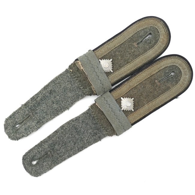 WH (Heer) 'Feldwebel der Pioniere' Shoulder-Straps — image 2