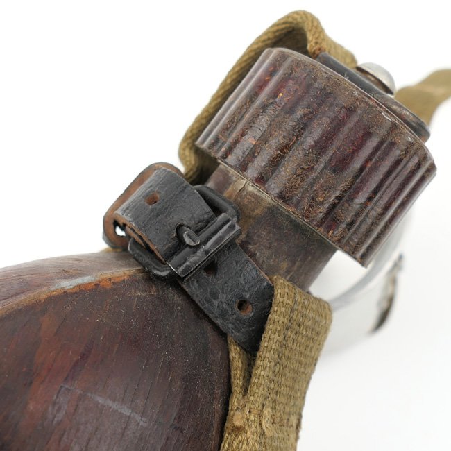 1945 dated Wehrmacht 'Coconut' M31 Canteen and Cup — image 3