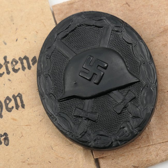 Verwundeten Abzeichen in Schwarz 'L55' in Pouch — image 2