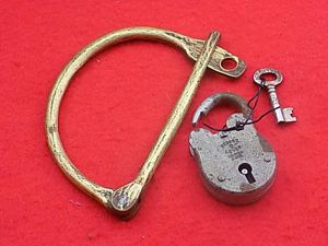 Kitbag Handle with Padlock & Key