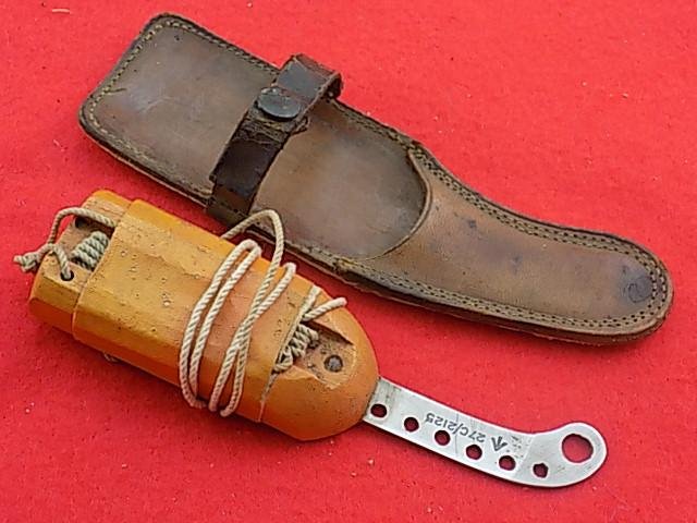 RAF Air Crew - Cork Handle Survival Knife and Scabbard — image 2