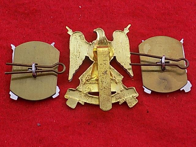 Cap badge & Pair Collars - Royal Scots Dragoon Guards — image 2